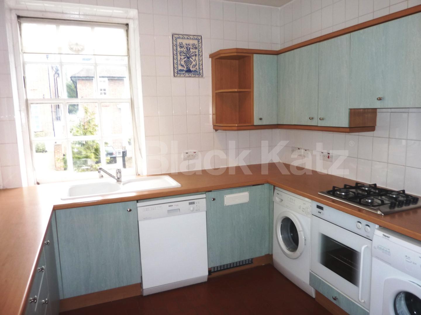 			NEW INSTRUCTION!, 3 Bedroom, 1 bath, 1 reception Flat			 Frognal, HAMPSTEAD-FROGNAL